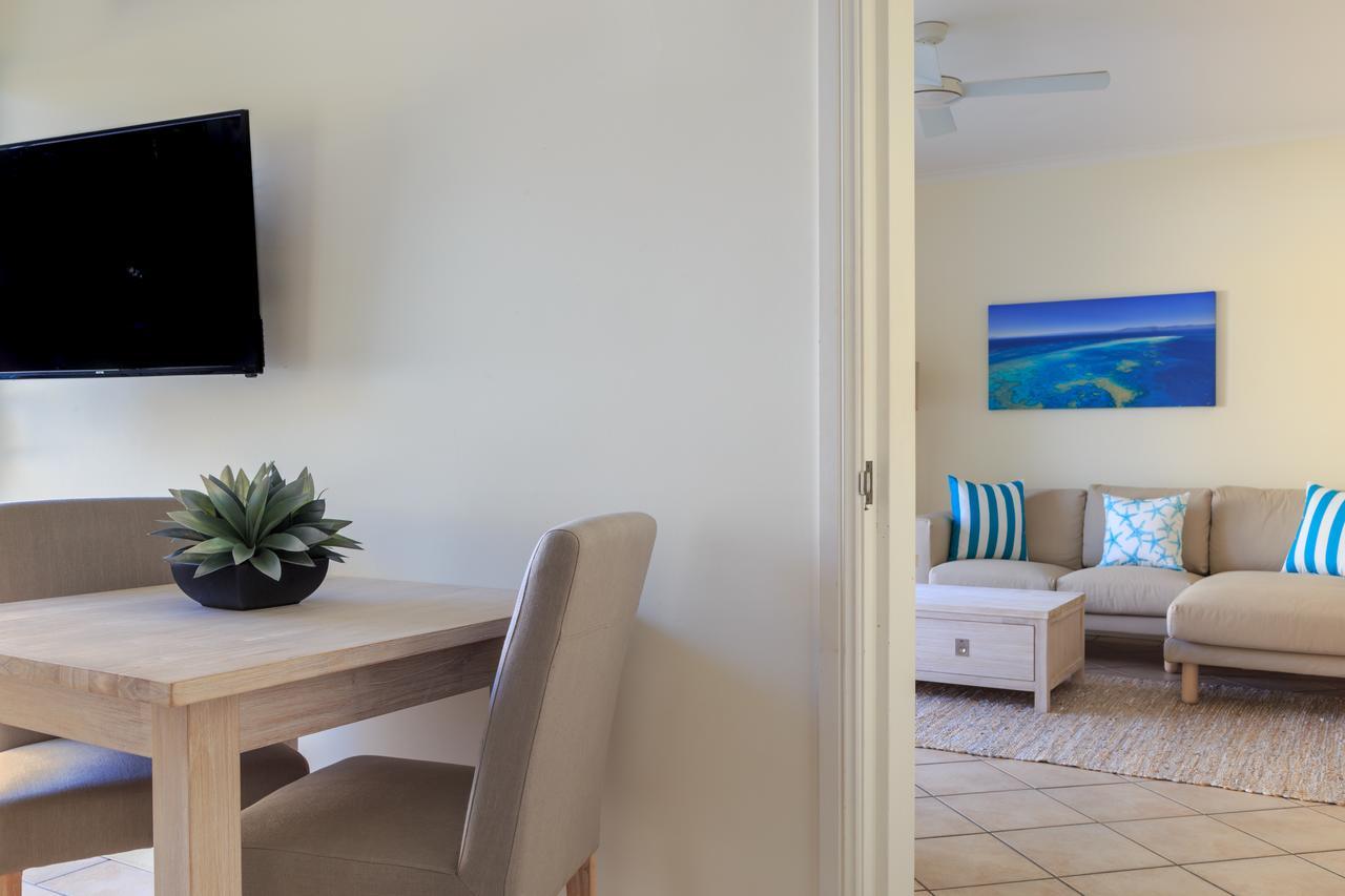 Macrossan House Boutique Holiday Apartments Port Douglas Exterior photo