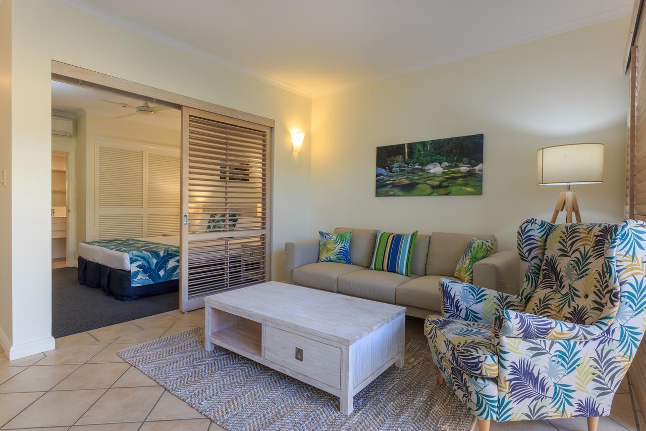 Macrossan House Boutique Holiday Apartments Port Douglas Exterior photo