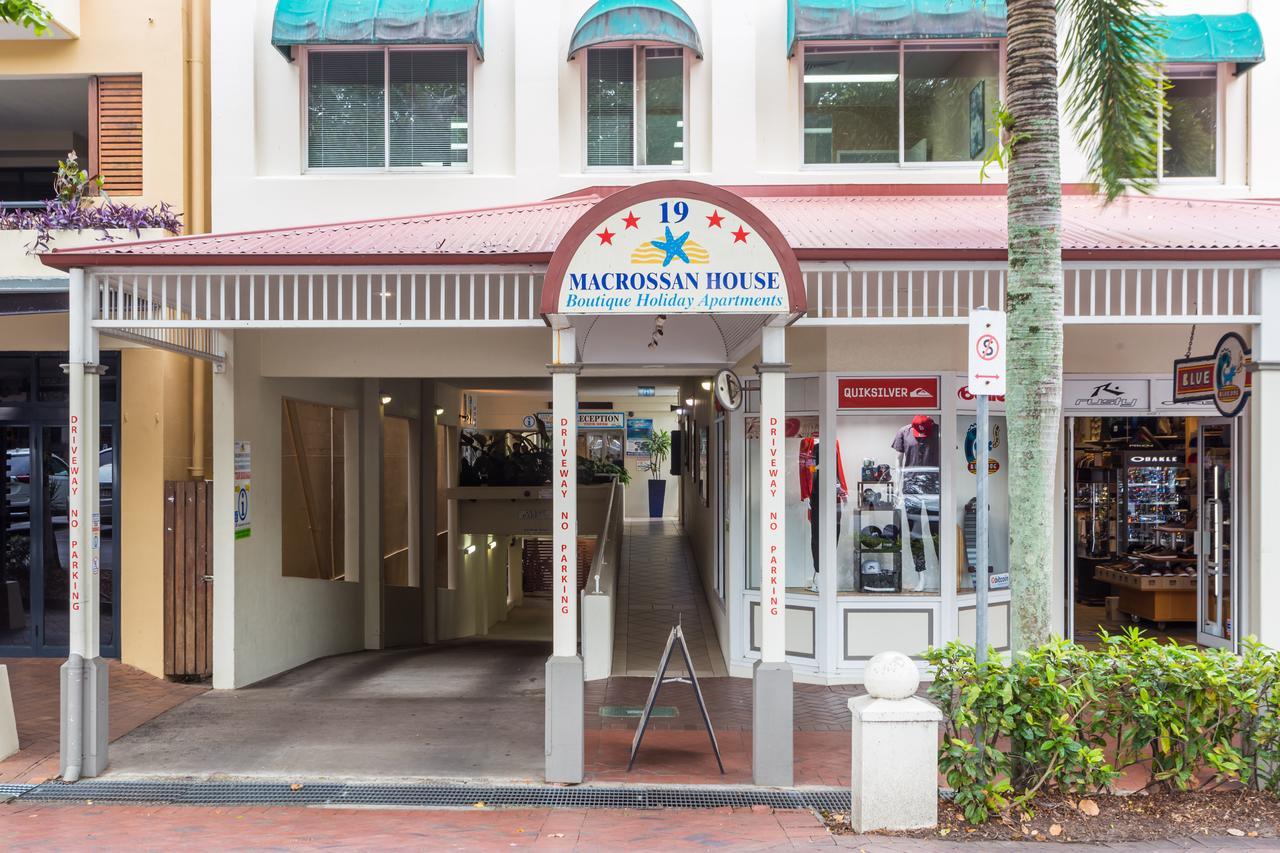 Macrossan House Boutique Holiday Apartments Port Douglas Exterior photo