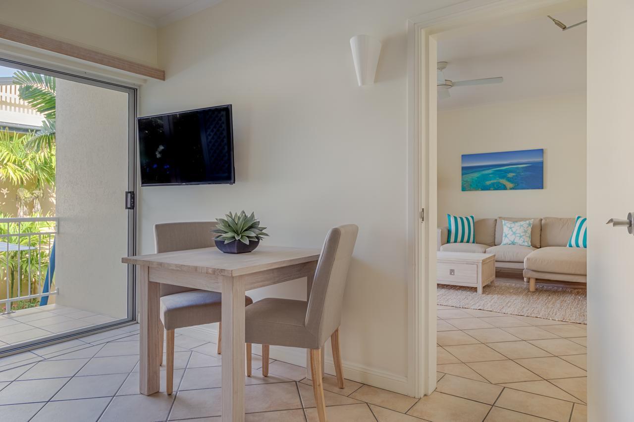 Macrossan House Boutique Holiday Apartments Port Douglas Exterior photo