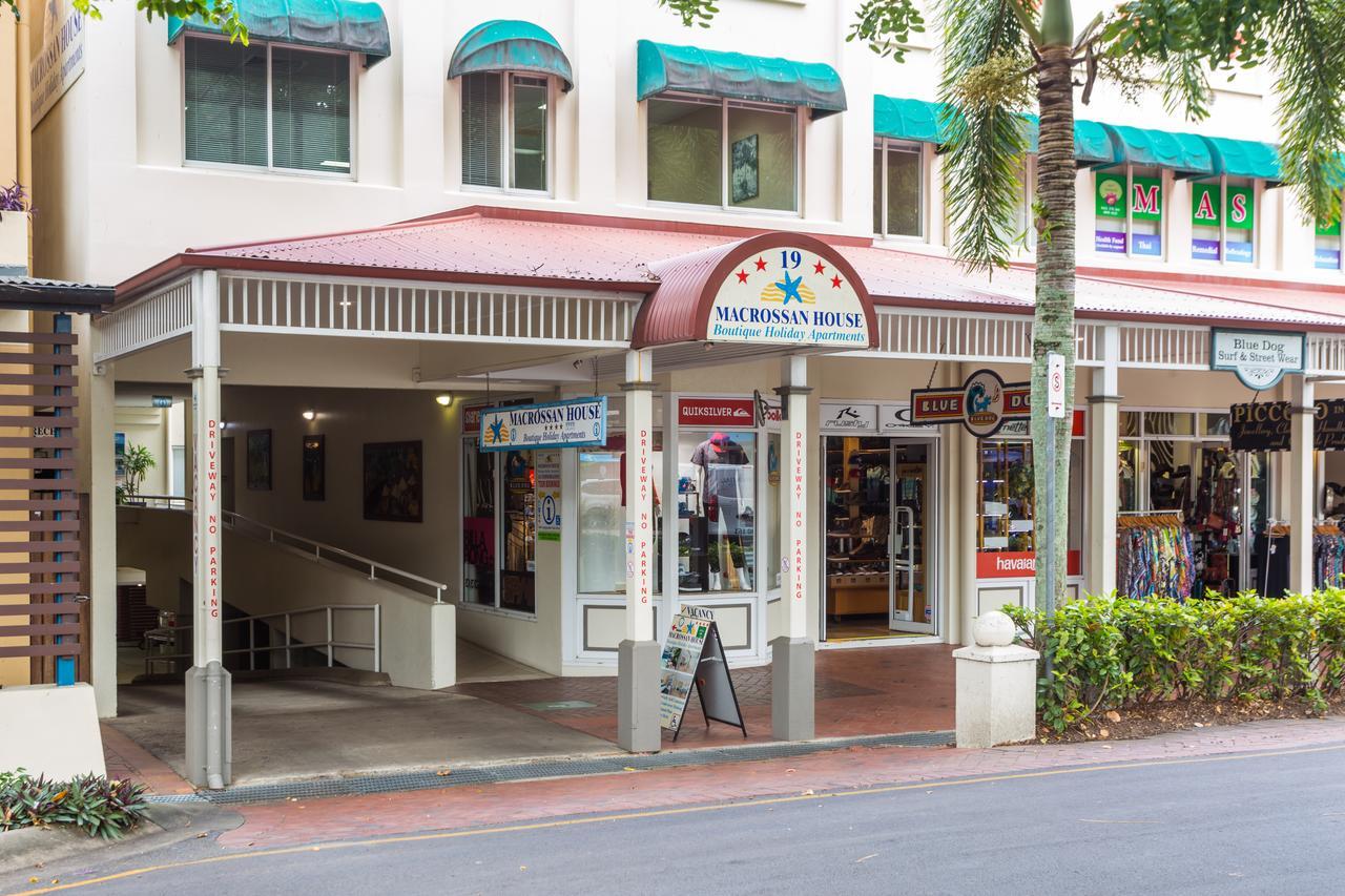 Macrossan House Boutique Holiday Apartments Port Douglas Exterior photo