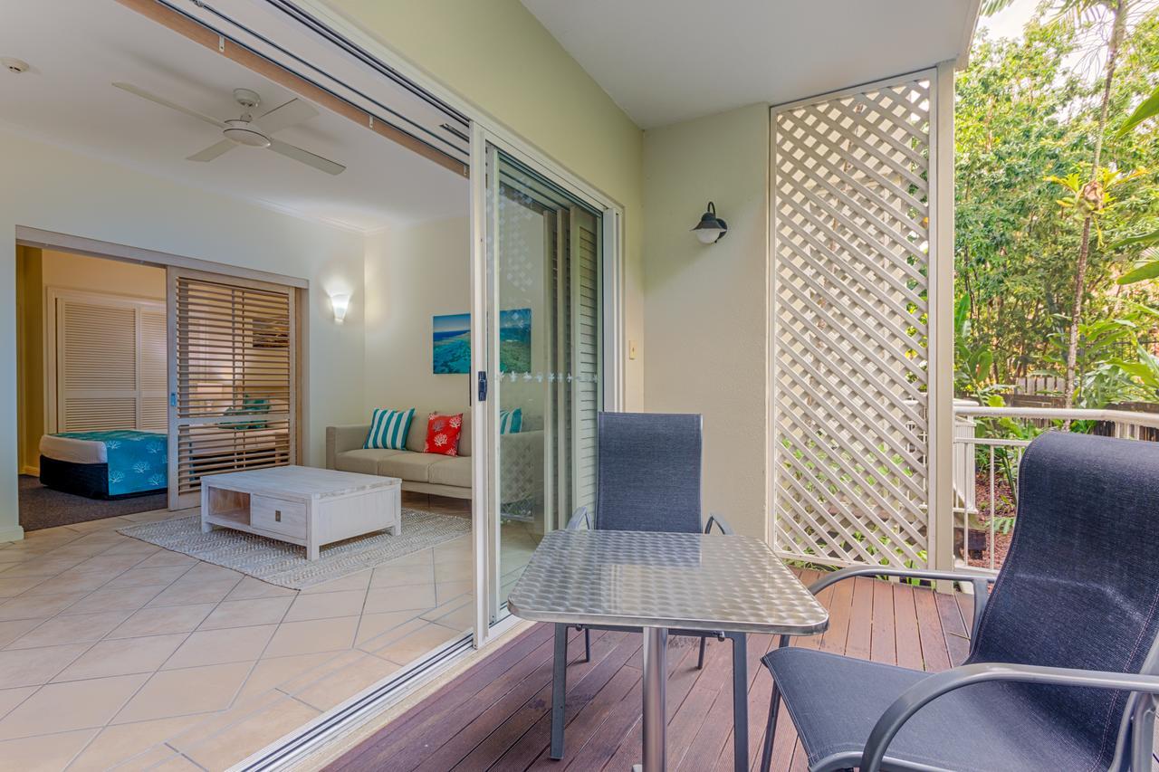 Macrossan House Boutique Holiday Apartments Port Douglas Exterior photo