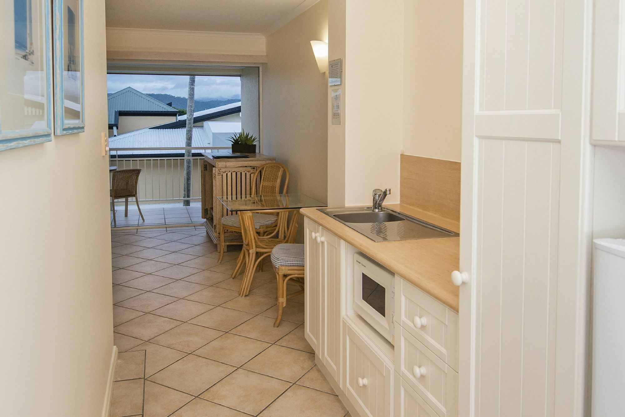 Macrossan House Boutique Holiday Apartments Port Douglas Exterior photo